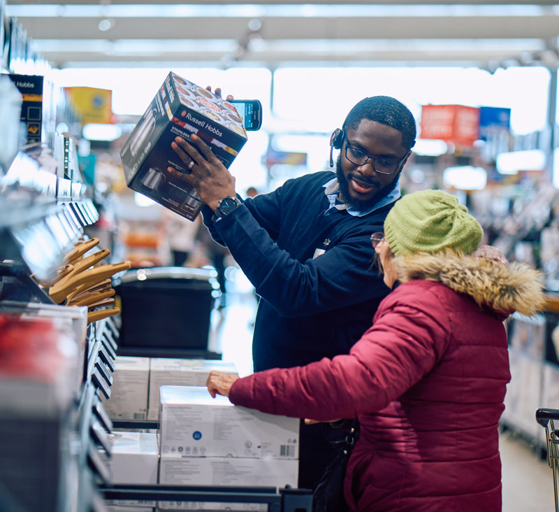 Customer and Lidl staff